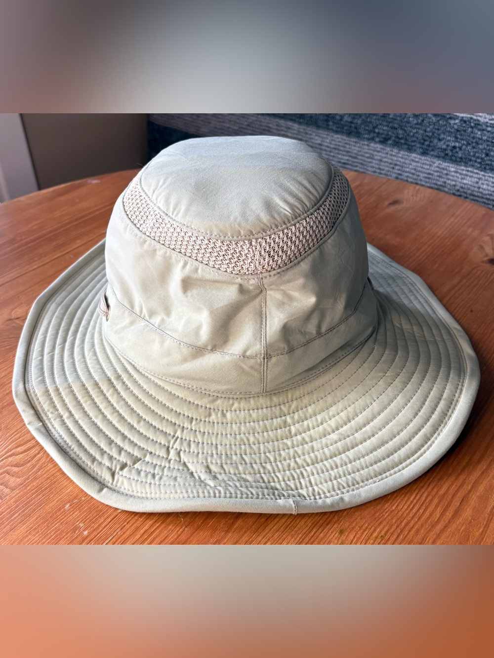 Tilley Air Flo LTM6 Broad Brim Unisex Hat Size 7 3/8 EUC Beige